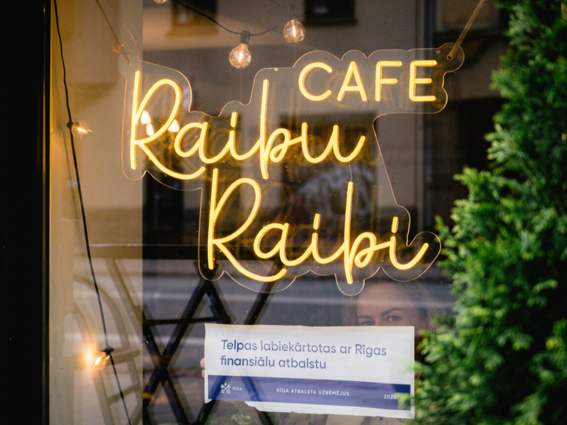 Rīgas dome apstiprina grozījumus uzņēmēju atbalsta programmās un parkletu programmas iekļaušanu pirmā stāva atbalsta programmā 