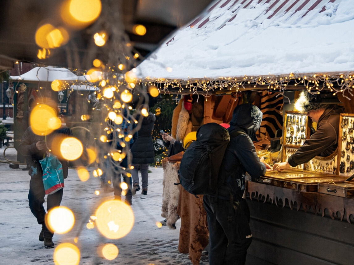 Rīga izsludina konkursu par – ielu tirdzniecības organizēšanu Ziemassvētku laikā Doma laukumā turpmākajiem pieciem gadiem